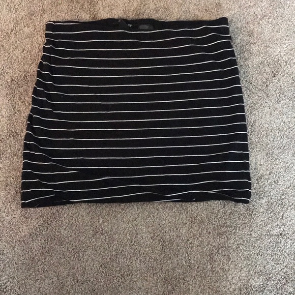 Dresses & Skirts - Mini skirt